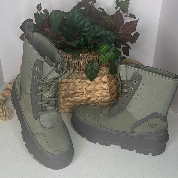 UGG Women's The Ugg Lug Boot: Color Moss Green Sz 7 - Picture 4 of 12